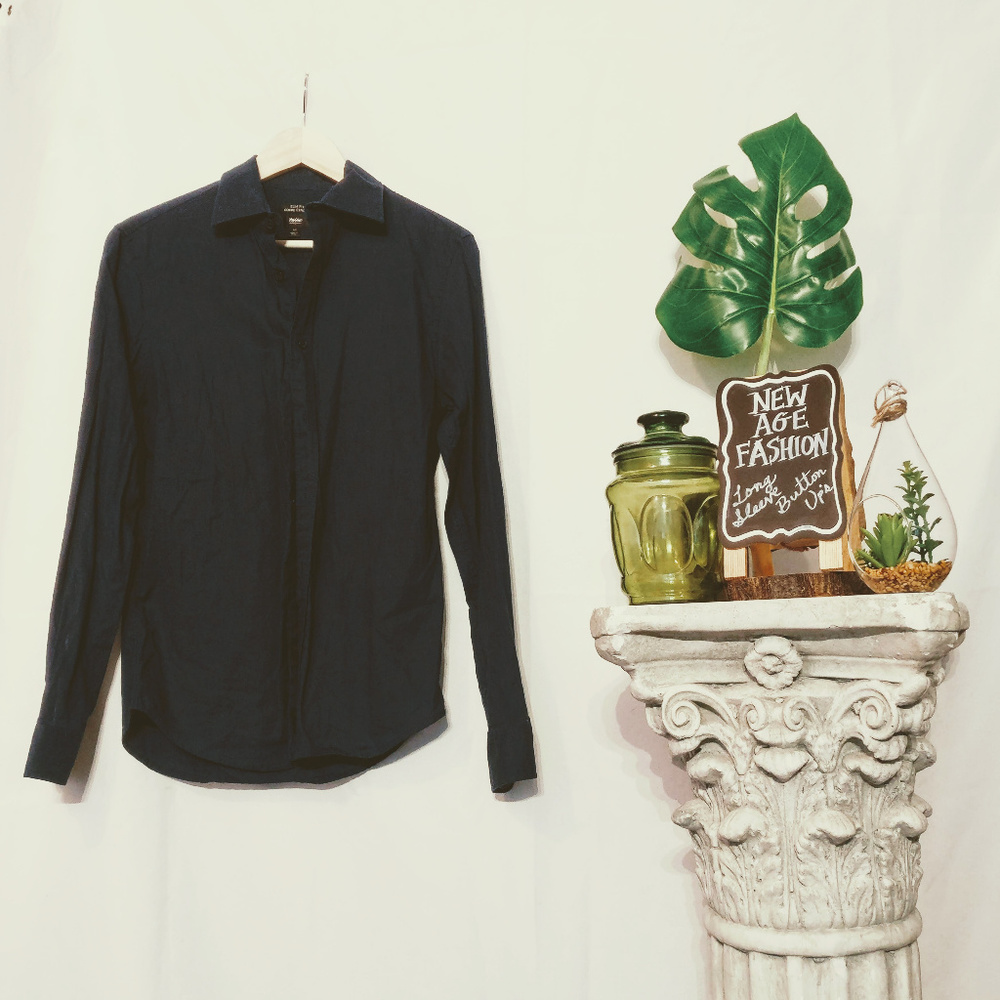 NAF SMALL MOSSIMO CASUAL BUTTON DOWN SHIRT